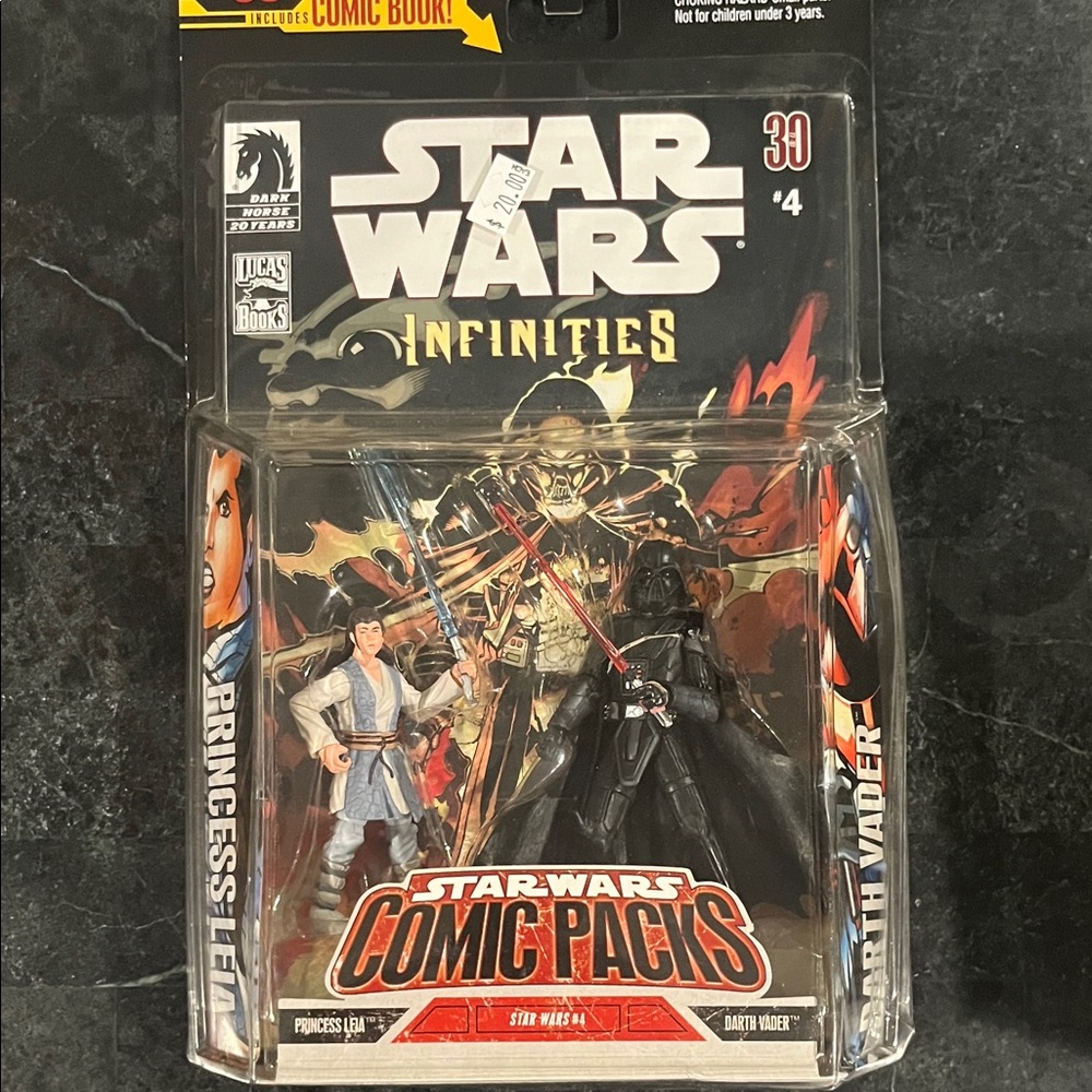 Star Wars Infinities Comic Pack with Leia and Vader Figures